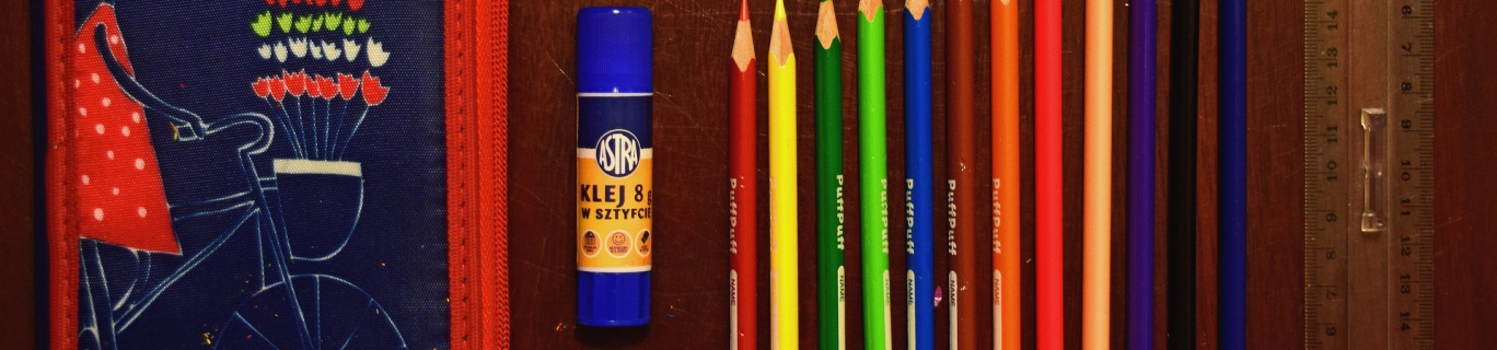 pencil-case-932143_1920